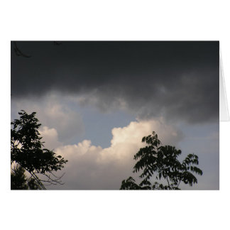 Les nuages foncés ne restent pas longtemps