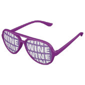 Les nuances de fête des amateurs de vin. Lunettes  (Angle)