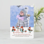 Les oiseaux mignons avec l'hiver vêtx le carte (Debout devant)