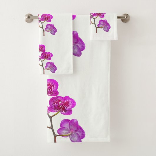 Les orchidées sur l'ensemble de serviettes de bain (En situation)