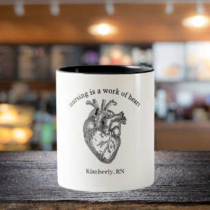 Les soins infirmiers sont une oeuvre de la Mug Caf