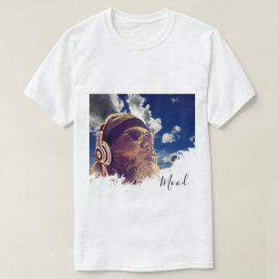 Les T-shirts basiques des hommes d'humeur