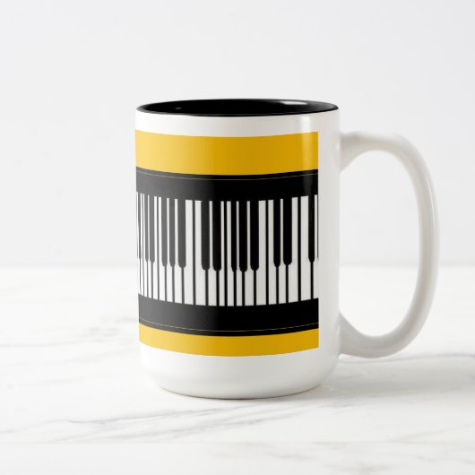 Les tasses et les tasses uniques ont conçu par (Droit)