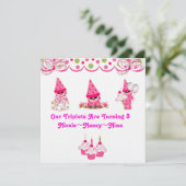 Les triplets tournent trois invitations (Debout devant)