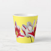 Les Tulipes blanches rouges ferment la Mug de latt (Devant)