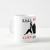 Les vraies femmes soulèvent la tasse lourde (Devant gauche)