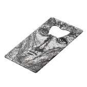 Les yeux sur l'ouverture de bouteille! (Dos Angle)