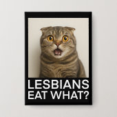 Lesbiennes Eten Wat Grappig Button (Voorkant)