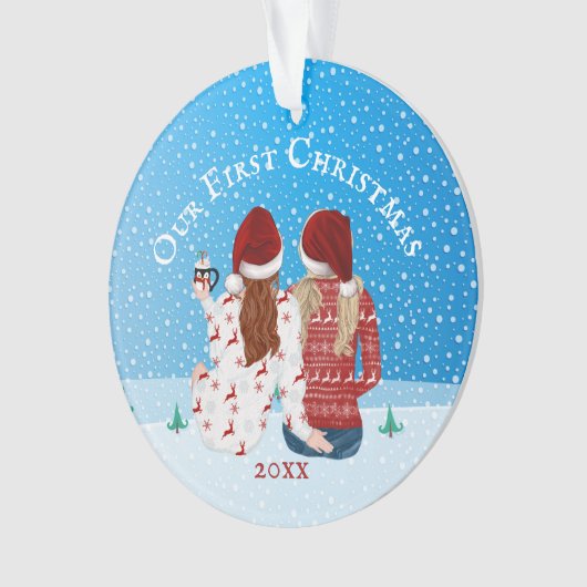 Lesbische echtpaar Mrs. & Mrs. eerste kerstfeest P Ornament (voorkant)