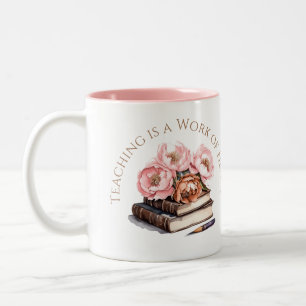 Lesgeven is een werk van hart, leraren geschenk tweekleurige koffiemok