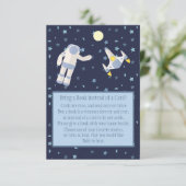 L'Espace Extérieur Apporte Une Carte De Livre (Debout devant)