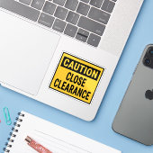 Let op: Close Clearance Sticker (Laptop met iPhone)