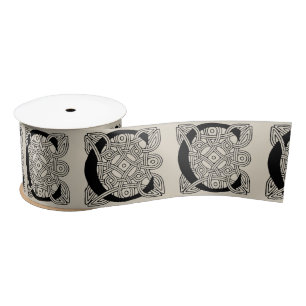 Letter C  Celtic Knot Monogram Lint