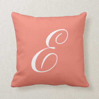 Letter E Coral Monogram Pillow Kussen