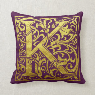 Letter K First Letter Faux Gold en Paars Kussen