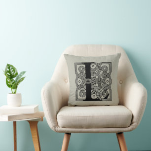Letter L  Celtic Knot Monogram Kussen