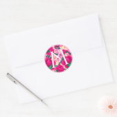 Letter M Roze Waterverf Bloemencirkel Monogram Ronde Sticker (Envelop)