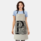 Letter P  Celtic Knot Monogram Schort (Gedragen)