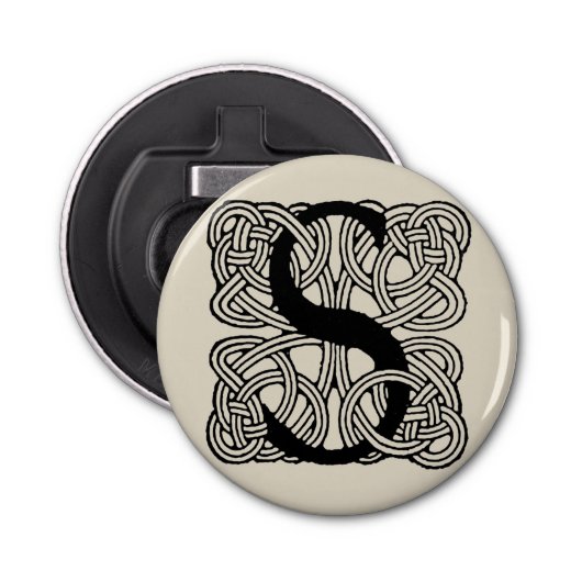 Letter S  Celtic Knot Monogram Button Flesopener (Voorkant)