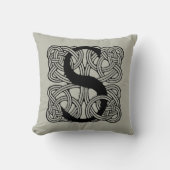 Letter S  Celtic Knot Monogram Kussen (Voorkant)