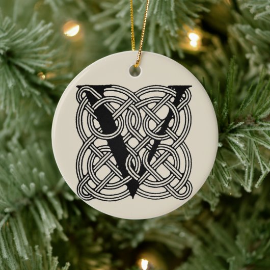 Letter V Celtic Knot Monogram Keramisch Ornament (Boom)