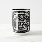Lettre alphabet de style Renaissance E sur Mug (Centre)