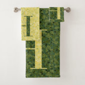 Lettre H vert foncé et jaune de la liberté Serviet (En situation)