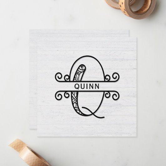 Lettre monogramme Q avec carte de note de nom de f (Devant/Arrière en situation)