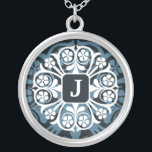 LETTRE MOYENNE J MONÂTRE Pendentif<br><div class="desc">Montrez votre fierté de vos initiales portant un pendentif monogramme.
Le pendentif d'argent initial fait également un cadeau mémorable pour toute occasion spéciale pour les personnes importantes de votre vie.
Reflections offre de nombreux choix différents dans les conceptions pour rendre votre pendentif initial unique et spécial.</div>