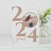 Leuk en modern 2024 Afstudeerder Aankondiging (Staand voorkant)