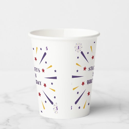 Leuk kleurrijk ster verjaardagsfeestje papieren bekers (Links)