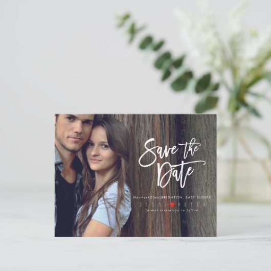 Leuk Modern Brush Script Sla de datum op Aankondigingskaart (Staand voorkant)