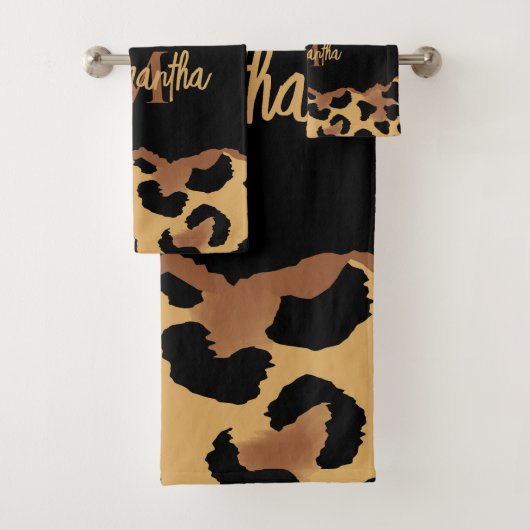 Leuk Monogram Luipaard Print Bad Handdoek (Insitu)