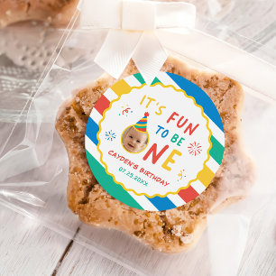 Leuk om één kleurrijke jongen te zijn Verjaardag 1 Ronde Sticker