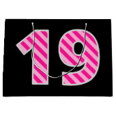 Leuk roze gestreept "19"; Gelukkige 19e verjaardag Groot Cadeauzakje (Voorkant)