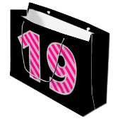 Leuk roze gestreept "19"; Gelukkige 19e verjaardag Groot Cadeauzakje (Voorkant Gekanteld)