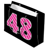 Leuk roze gestreept "48"; Gelukkige 48ste verjaard Groot Cadeauzakje (Voorkant Gekanteld)