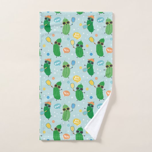 Leuke augurken spelen Pickleball op lichtblauw Bad Handdoek (Handdoek)