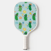 Leuke augurken spelen Pickleball op lichtblauw Pickleball Paddle (Achterkant)
