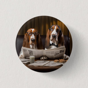 Leuke basset hounds lezen krant ronde button 3,2 cm