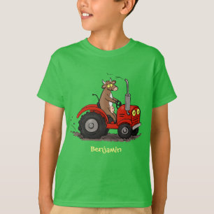 Leuke gelukkige koe die een rode tractor bestuurt  t-shirt