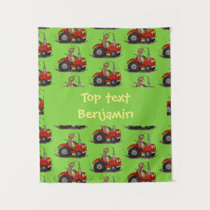 Leuke gelukkige koe die een rode tractor bestuurt wandkleed