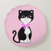 Leuke Happy Tuxedo Kat op Lichtroze Rond Kussen (Achterkant)