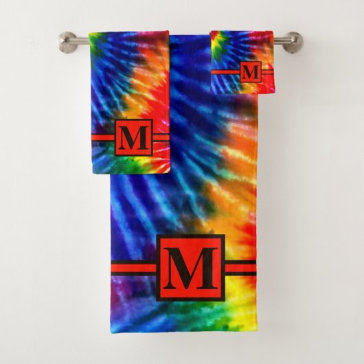 Leuke Heldere Regenboog Retro Tie Dye Rood Monogra Bad Handdoek (Insitu)