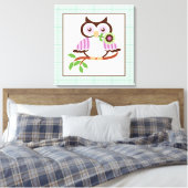 Leuke lente uil op een tak gewikkeld canvas print (Insitu (Slaapkamer))