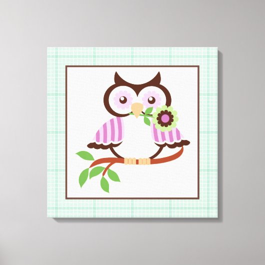 Leuke lente uil op een tak gewikkeld canvas print (Voorkant)