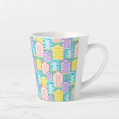 Leuke Pastel Gestreepte Strandhutten op Ocean Blue Latte Mok (Rechts)