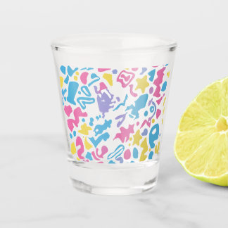 Leuke pastel kleurrijke levendige vormen shot glas