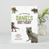Leuke realistische dinosaurus verjaardagsuitnodigi kaart (Staand voorkant)
