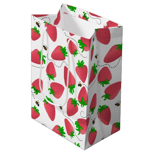 Leuke Rode Aardbei en Bijen Gift Bag Medium Cadeauzakje (Voorkant Gekanteld)